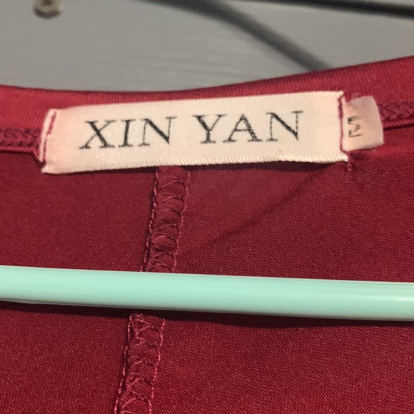 Burgundy long sleeve light weight midi dress. B14 - Picture 2 of 2